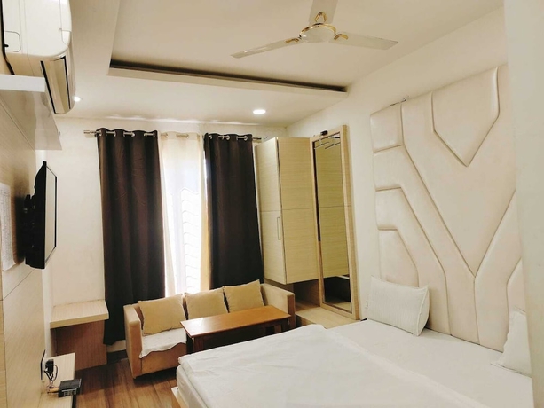 Imagen de la habitación del Hotel Silvora Inn - Bhopal. Foto 4