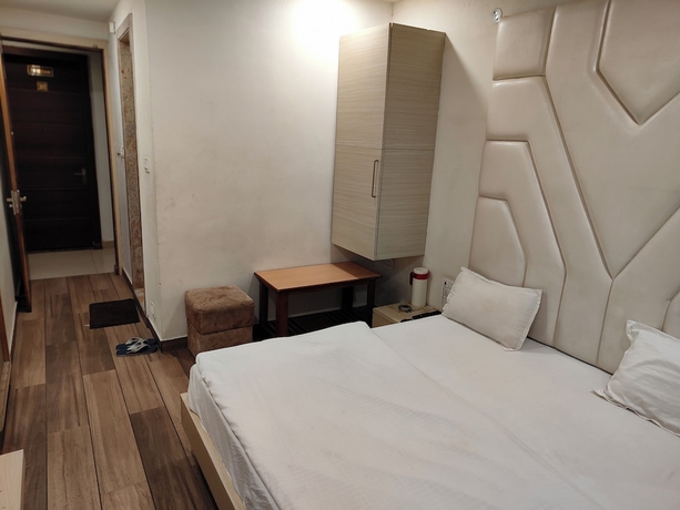 Imagen de la habitación del Hotel Silvora Inn - Bhopal. Foto 10