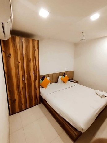 Imagen de la habitación del Hotel Silvotel Stays. Foto 18