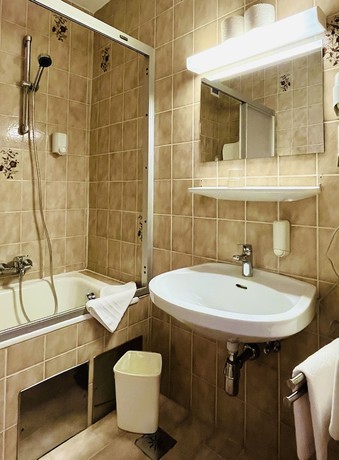 Imagen de la habitación del Hotel Simader. Foto 12