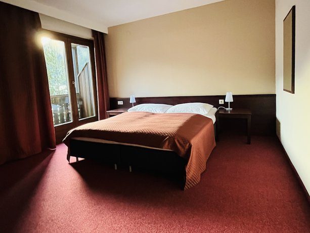 Imagen de la habitación del Hotel Simader. Foto 14