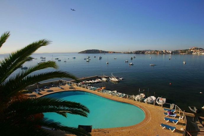 Imagen general del Hotel Simbad, Playa de Talamanca. Foto 10