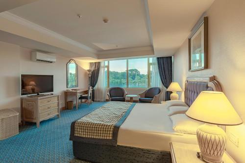 Imagen de la habitación del Hotel Simena. Foto 8