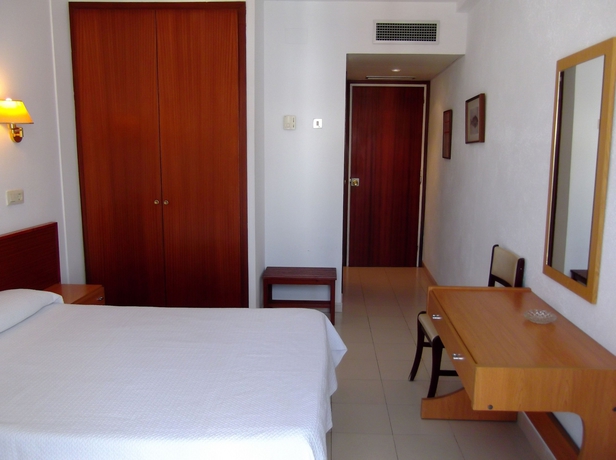 Imagen de la habitación del Hotel Simeón, Tossa de Mar. Foto 4