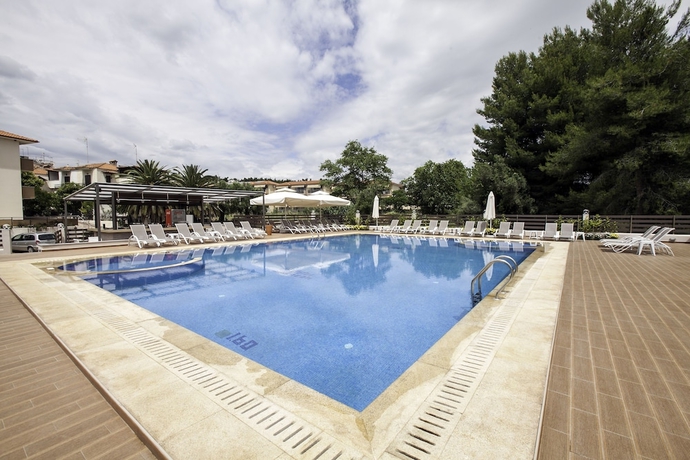 Imagen de la piscina del Hotel Simeon, Metamorfosi. Foto 13