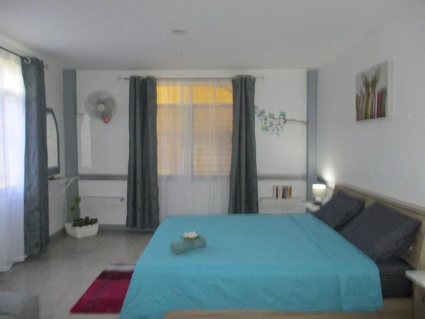 Imagen de la habitación del Hotel Similan. Foto 5