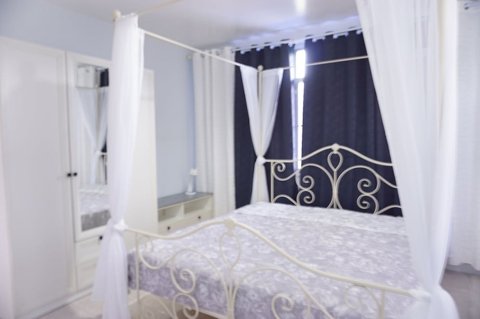 Imagen de la habitación del Hotel Similan. Foto 14