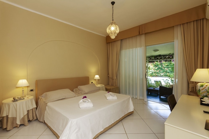 Imagen de la habitación del Hotel Simius Playa. Foto 12