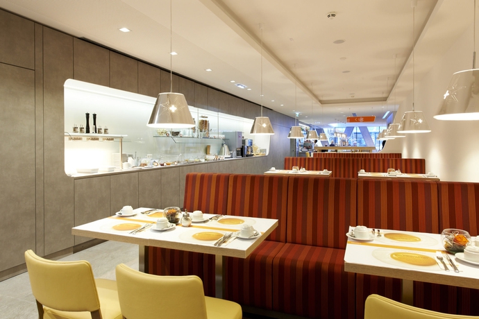 Imagen del bar/restaurante del Hotel Simm’s – The Cityhotel Next To Metro U3. Foto 8