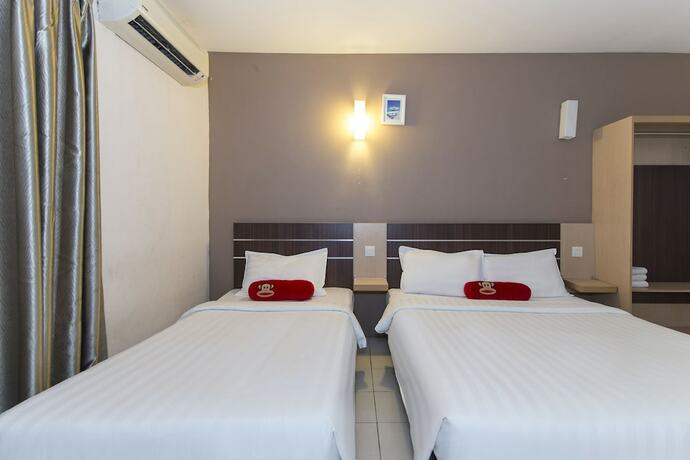 Imagen general del Hotel Simms Grand Inn. Foto 4
