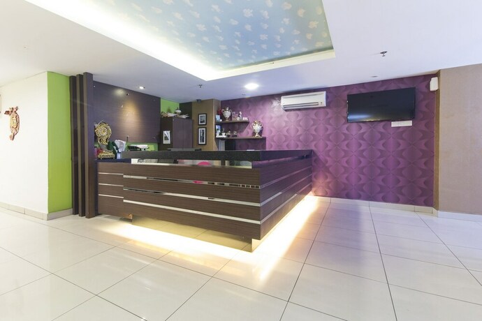 Imagen de los interiores del Hotel Simms Grand Inn. Foto 30