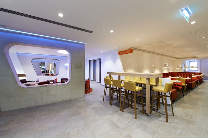 Imagen del bar/restaurante del Hotel Simm's &ndash; The Cityhotel Next To Metro U3. Foto 7