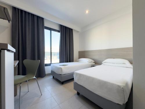 Imagen general del Hotel Simon Aprilia. Foto 3