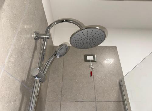 Imagen de la habitación del Hotel Simon Aprilia. Foto 20