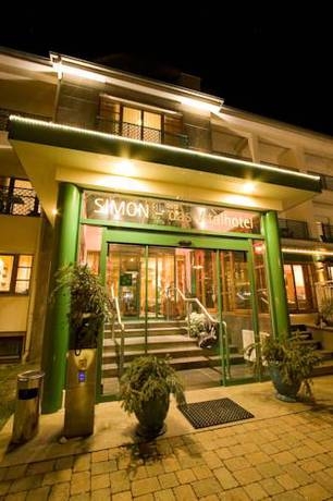 Imagen de la piscina del Hotel Simon - Das Vitalhotel. Foto 6