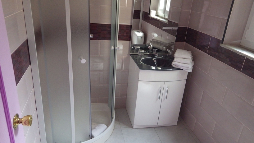 Imagen de la habitación del Hotel Simone Cannes Centre. Foto 11