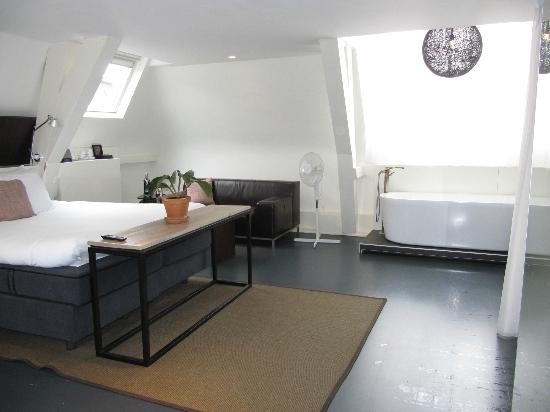 Imagen de la habitación del Hotel Simple. Foto 5