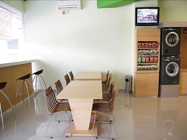 Imagen de los interiores del Hotel Simple Inn Solo. Foto 11
