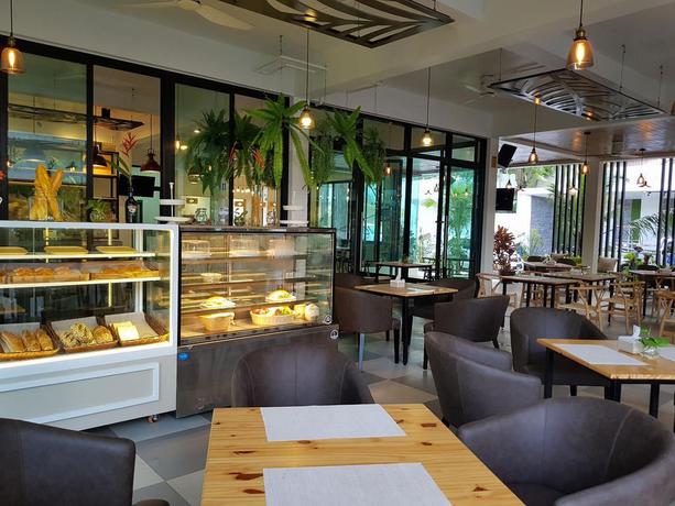 Imagen del bar/restaurante del Hotel Simple Life Cliff View Resort. Foto 4