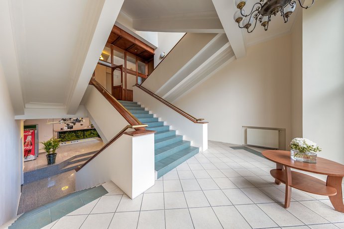 Imagen de los interiores del Hotel Simple Plus. Foto 19