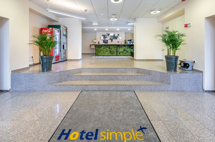 Imagen de los interiores del Hotel Simple Plus. Foto 20