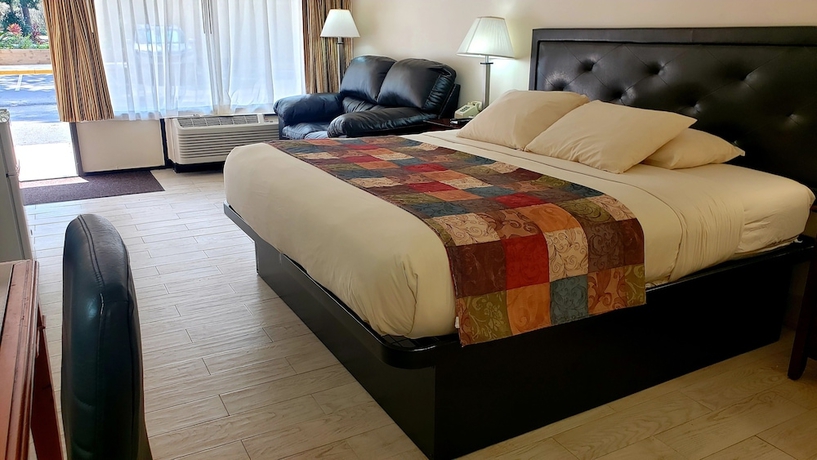 Imagen de la habitación del Hotel Simple Rewards Inn, Hilton Head Island. Foto 11
