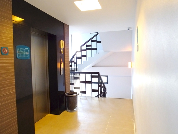 Imagen de los interiores del Hotel Simplitel. Foto 13