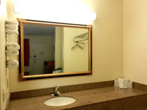 Imagen de la habitación del Hotel Simply Home Inn & Suites - Riverside. Foto 13