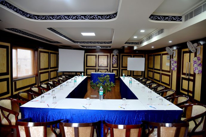 Imagen de los interiores del Hotel Simran Pride. Foto 8