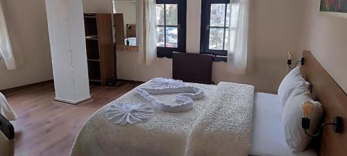 Imagen de la habitación del Hotel Simre. Foto 19