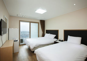 Imagen de los interiores del Hotel Sims. Foto 16