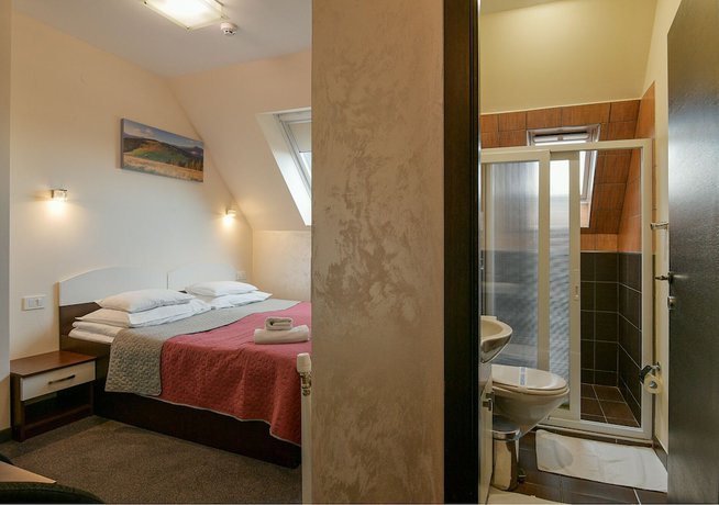 Imagen de la habitación del Hotel Simsir. Foto 9