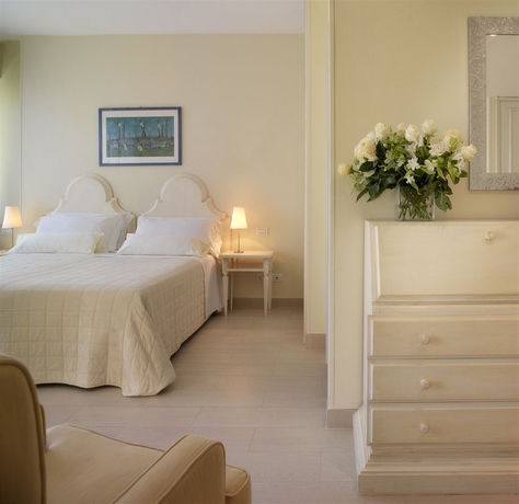 Imagen de la habitación del Hotel Sina Astor. Foto 6