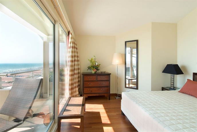 Imagen de la habitación del Hotel Sina Astor. Foto 8