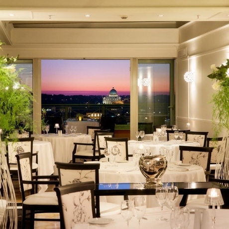 Imagen del bar/restaurante del Hotel Sina Bernini Bristol, Autograph Collection. Foto 5