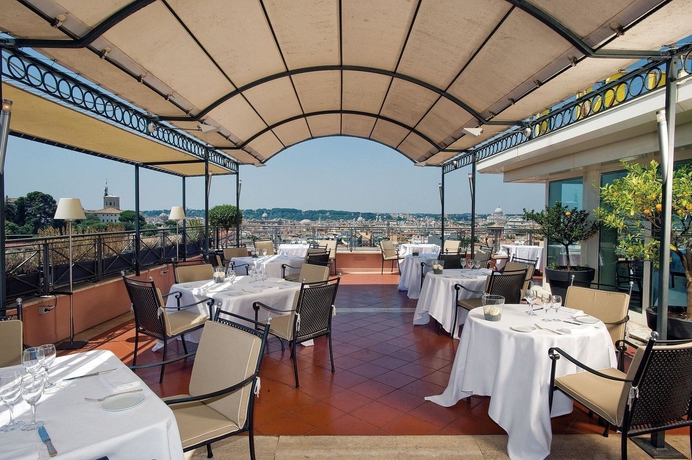 Imagen del bar/restaurante del Hotel Sina Bernini Bristol, Autograph Collection. Foto 7