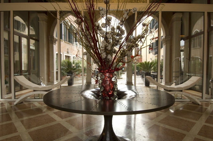 Imagen de los interiores del Hotel Sina Centurion Palace. Foto 12