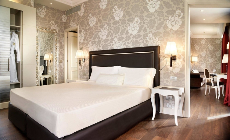 Imagen de los exteriores del Hotel Sina De La Ville. Foto 6