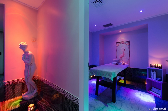 Imagen de los interiores del Hotel Sina De La Ville. Foto 9