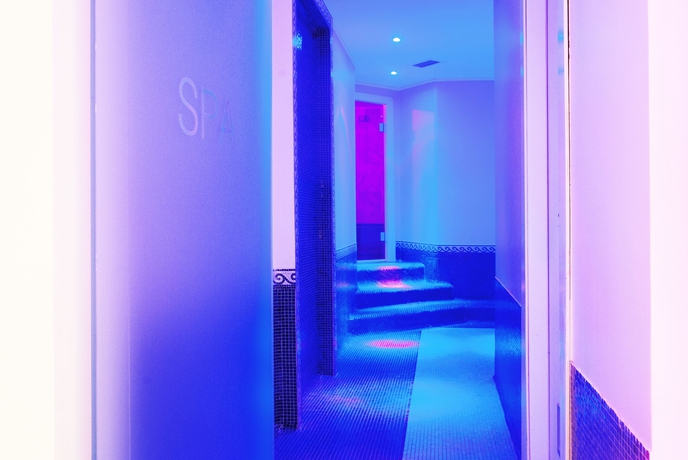 Imagen de los interiores del Hotel Sina De La Ville. Foto 11