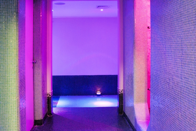 Imagen de los interiores del Hotel Sina De La Ville. Foto 12