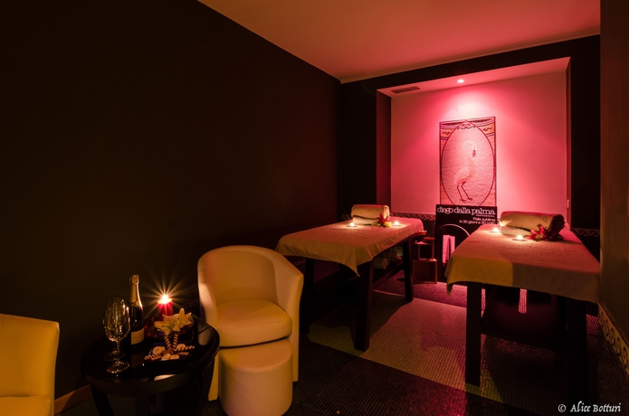 Imagen de los interiores del Hotel Sina De La Ville. Foto 13