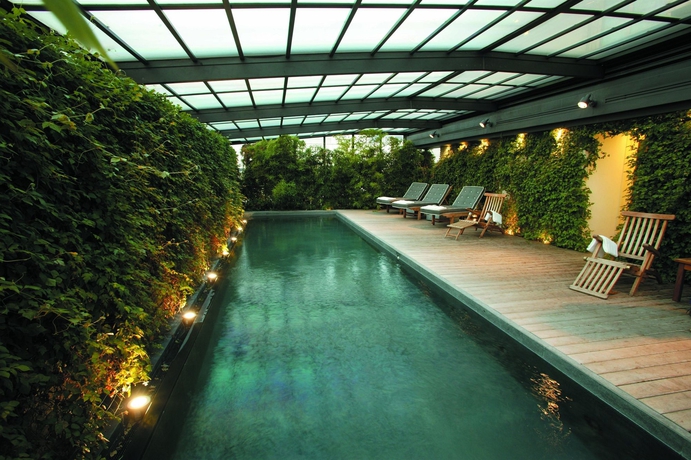 Imagen de la piscina del Hotel Sina De La Ville. Foto 16