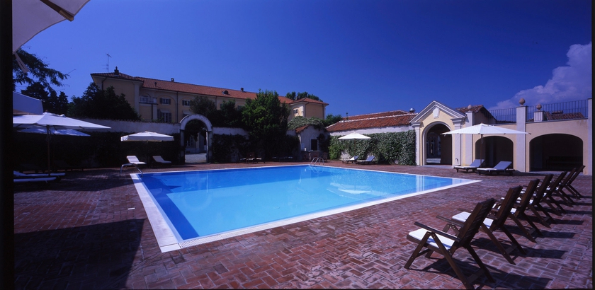 Imagen de la piscina del Hotel Sina Villa Matilde. Foto 16