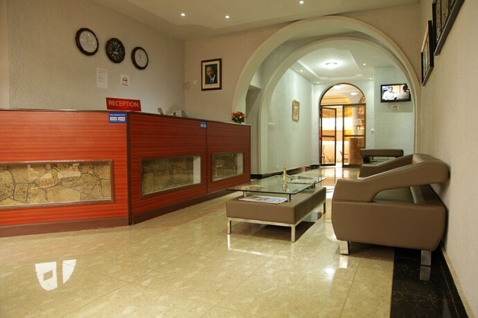 Imagen de los interiores del Hotel Sinai Suites. Foto 21