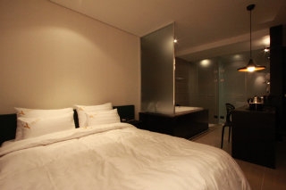 Imagen de los interiores del Hotel Sinchon Y. Foto 10