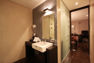 Imagen de los interiores del Hotel Sinchon Y. Foto 11