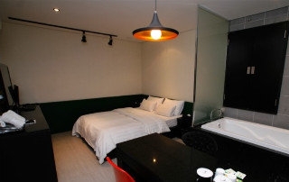 Imagen de los interiores del Hotel Sinchon Y. Foto 12