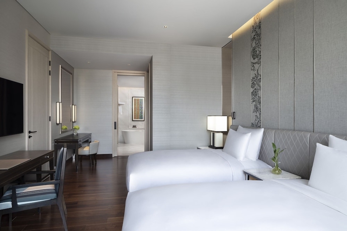 Imagen de la habitación del Hotel Sindhorn Kempinski Bangkok. Foto 12
