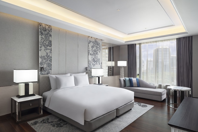 Imagen de la habitación del Hotel Sindhorn Kempinski Bangkok. Foto 15
